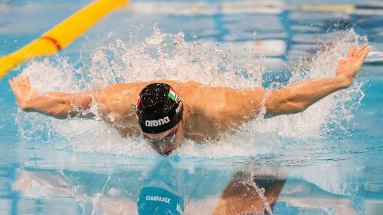 100 farfalla, Matteo Rivolta migliora il record italiano