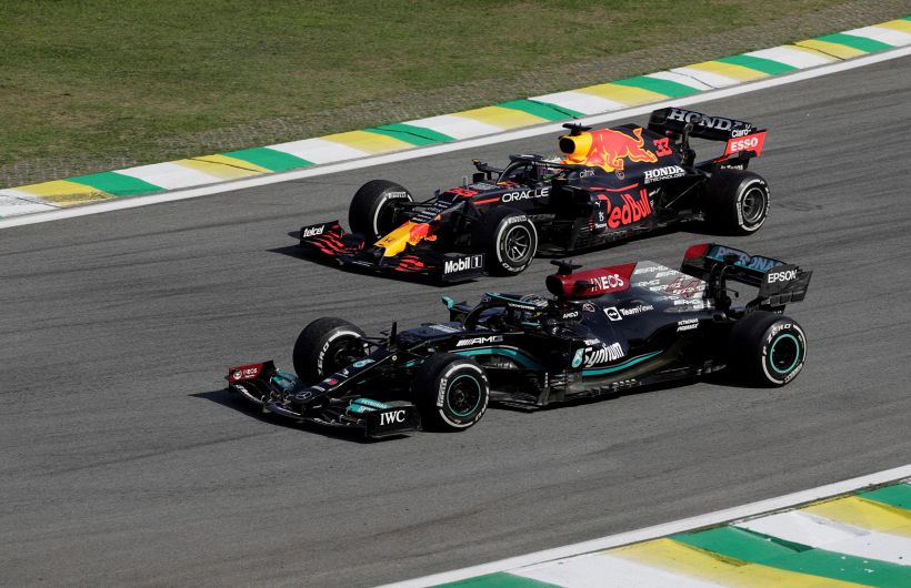 F1, Gp Qatar: Verstappen-Hamilton, duello in pista e su carte bollate