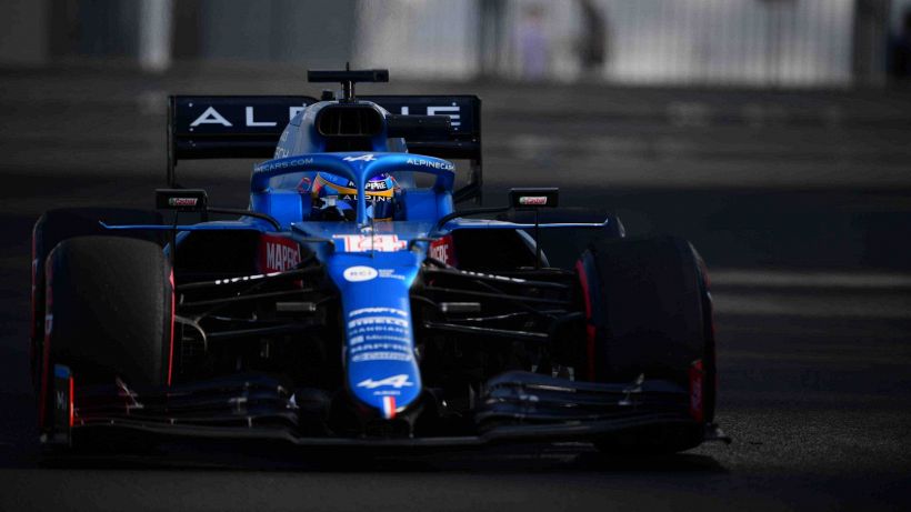 F1, Alonso denuncia: “Giro di lancio senza alcuna regola”