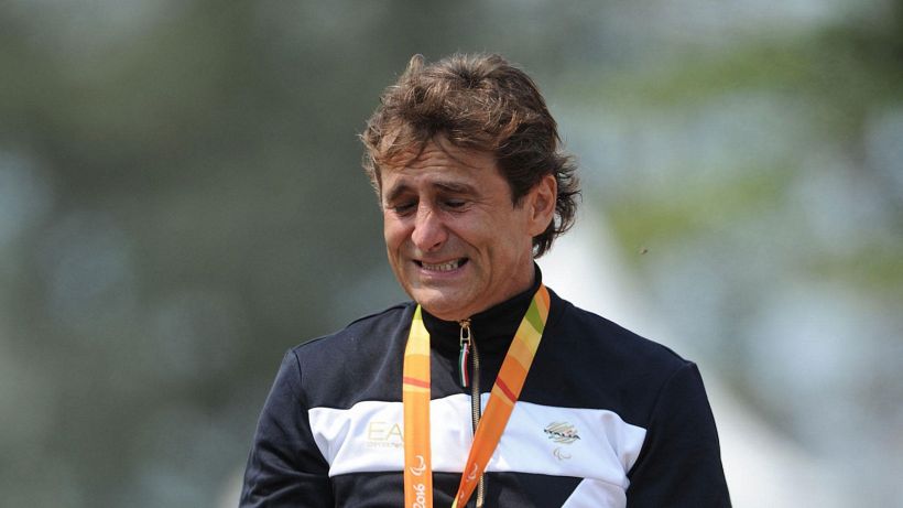 Alex Zanardi è tornato a casa: le commosse parole della moglie