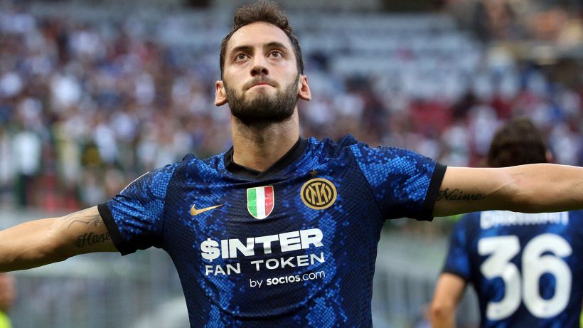 Serie A, Inter: ennesima bordata di Hakan Calhanoglu verso il Milan