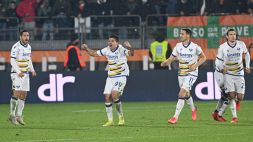 Serie A, l’Hellas non muore mai: 4-3 in rimonta al Venezia. Pari tra Spezia e Sassuolo