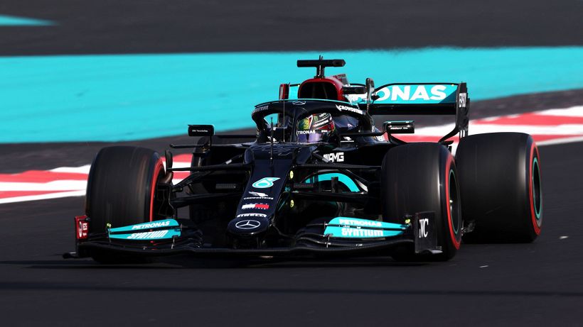 F1, Lewis Hamilton: petizione per farlo diventare Campione