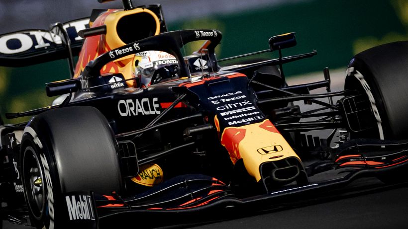 F1, Verstappen è campione del mondo: battuto Hamilton all'ultimo giro