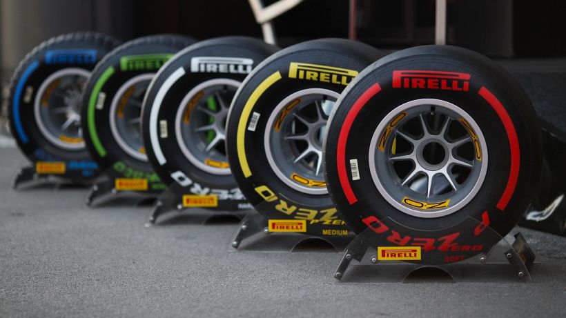 F1, Abu Dhabi, Mario Isola (Pirelli): "I cordoli non mi lasciano tranquillo"