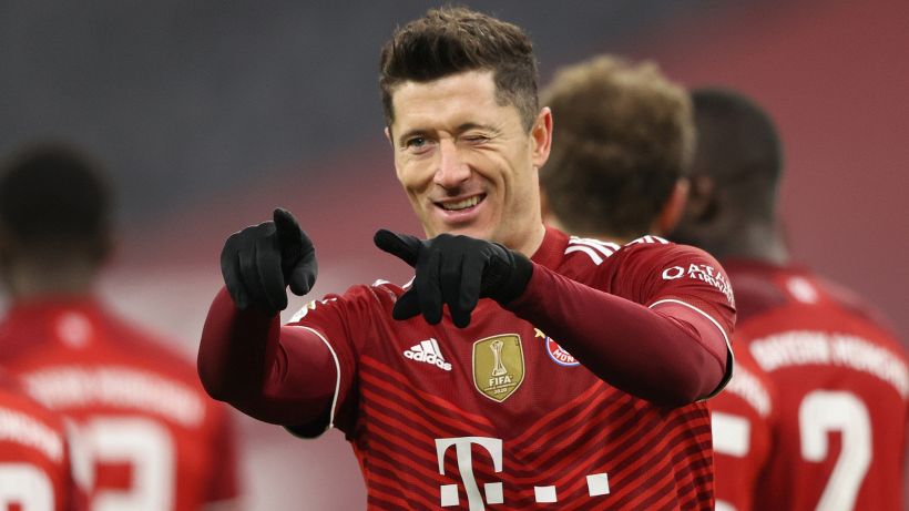 Lewandowski segna anche contro il Wolfsburg: 2021 da record