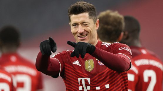 Lewandowski segna anche contro il Wolfsburg: 2021 da record
