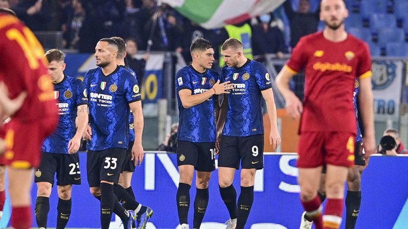 Roma demolita, l’Inter fa quello che vuole e conquista l’Olimpico