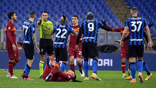 Roma-Inter, tifosi perplessi per la designazione: Ma è uno scherzo?