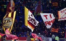 Roma: malore per un 30enne, la curva smette di cantare