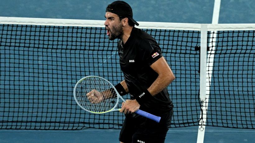 Australian Open, Berrettini reagisce da campione: è semifinale!