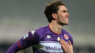 Fiorentina, ancora in bilico il futuro di Vlahovic: spunta la pista spagnola