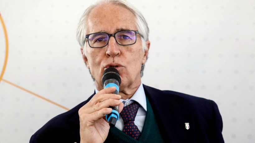 Malagò zittisce De Laurentiis sugli extracomunitari in Serie A e scatena i social