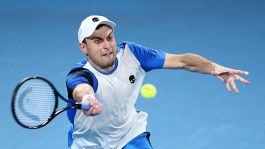 Karatsev batte Murray e fa suo Sydney, Kokkinakis conquista Adelaide 2