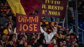 Roma, primo sorriso europeo e sui social la “vendetta” dei tifosi