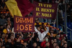 Caos biglietti per finale di Conference League a Tirana: protestano i tifosi della Roma