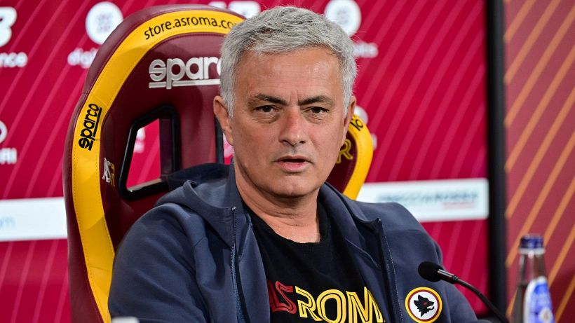 Roma, per Mourinho i veri problemi non sono infortunio Dybala e calo Abraham