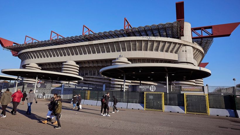 La Serie A rischia, interviene Draghi: due ipotesi. I club tirano dritto