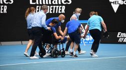 Australian Open, finale juniores negli annali: Mensik esce in barella