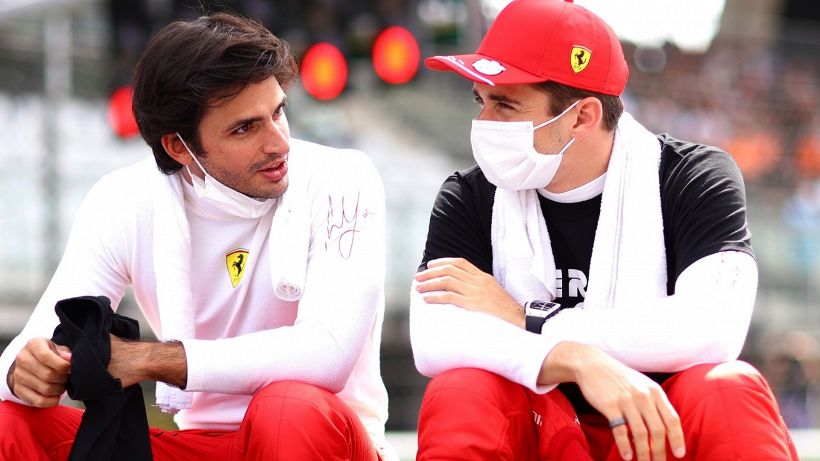 F1, duello in Ferrari: Sainz mette pressione a Leclerc
