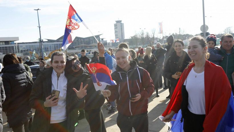 Djokovic, accoglienza da re a Belgrado: tifosi serbi in visibilio