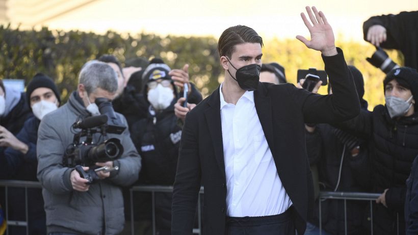 Juventus, Vlahovic è a Torino: commissione-shock per l'agente