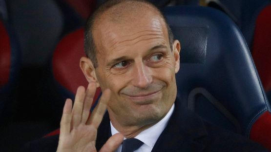 Juve, rabbia e ironia sul web per il rinnovo del pupillo di Allegri