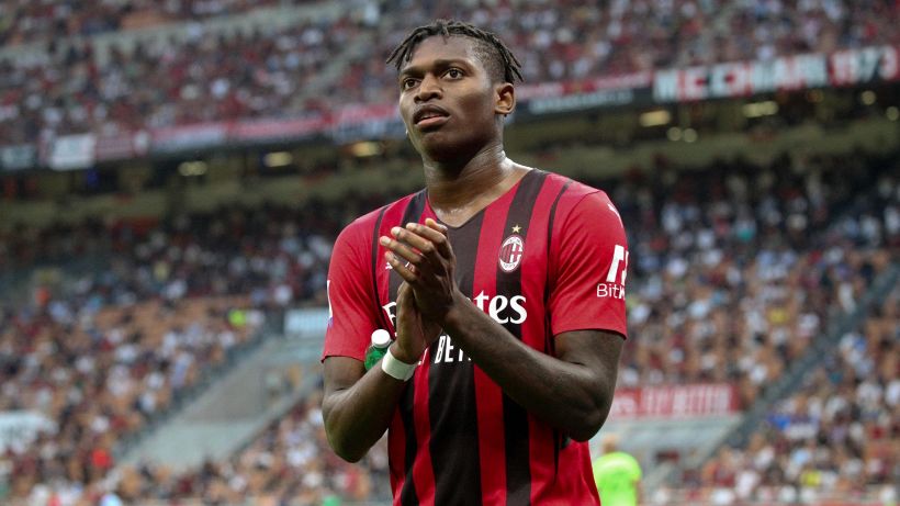 Milan, Leao gol e primo posto sopra l'Inter. Kessié contestato