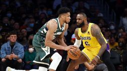 NBA: Milwaukee spazza via i LA Lakers, brilla Phoenix