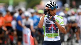 Ineos, Bernal resta in Colombia