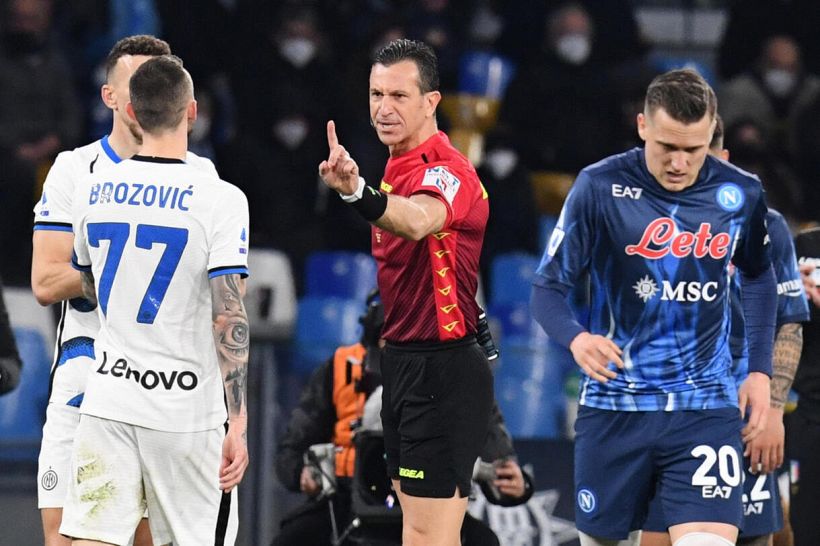 In Napoli-Inter Doveri arbitra all'inglese: tutti i casi da moviola