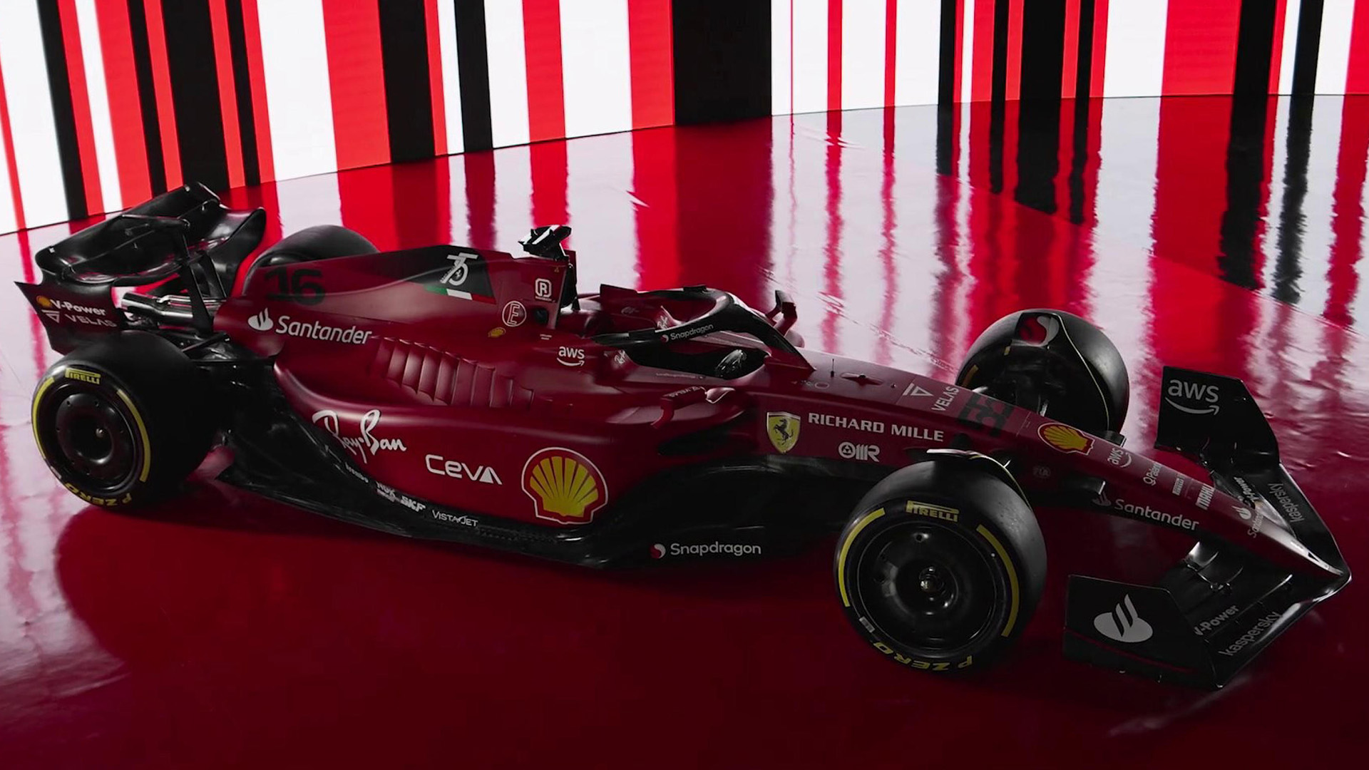 F1: presentata la nuova Ferrari F1-75. Le foto