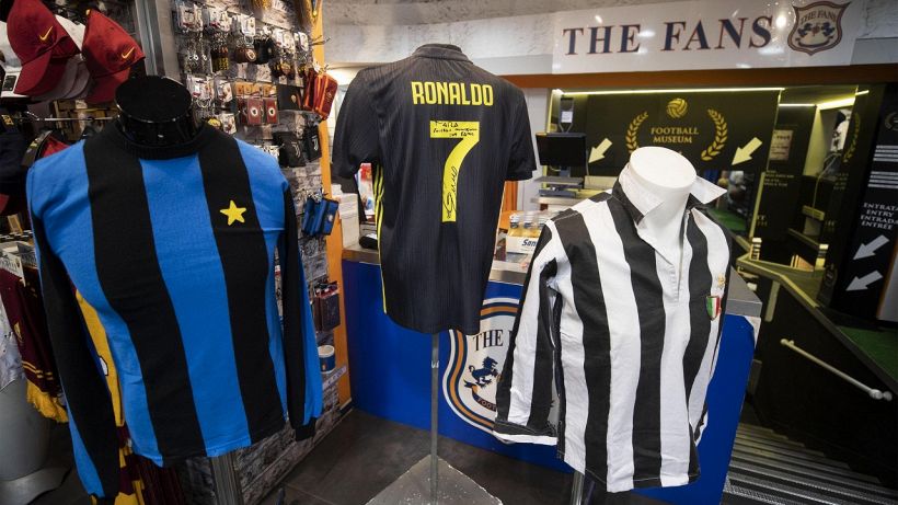 QUIZ - Ti sfidiamo con le curiosità sulle maglie della Serie A