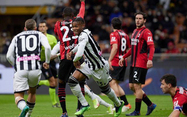 Furia Milan per il gol di mano, pari con l'Udinese. Highlights e pagelle