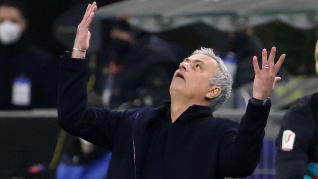 Mourinho, briga e blasfêmia com treinador Feyenoord e Cassano ainda dói