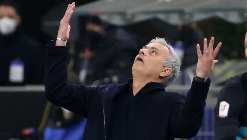 Roma, tra gli intoccabili di Mourinho ne manca uno: tifosi in allarme