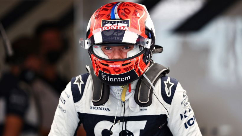 Gasly punge Hamilton: "Tutti vincerebbero sulla Mercedes"