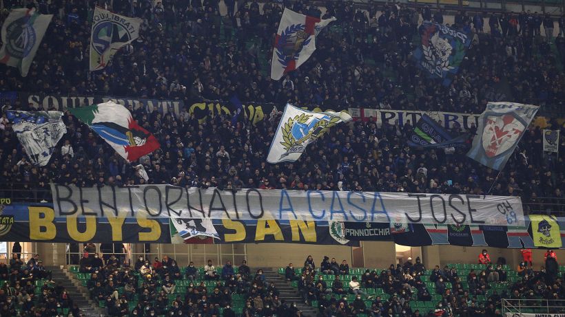 San Siro riaccoglie Mourinho: "Bentornato a casa José"