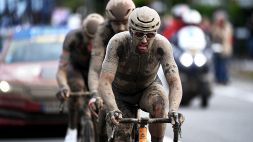 Ciclismo, l'eroe della Parigi-Roubaix Colbrelli costretto al ritiro