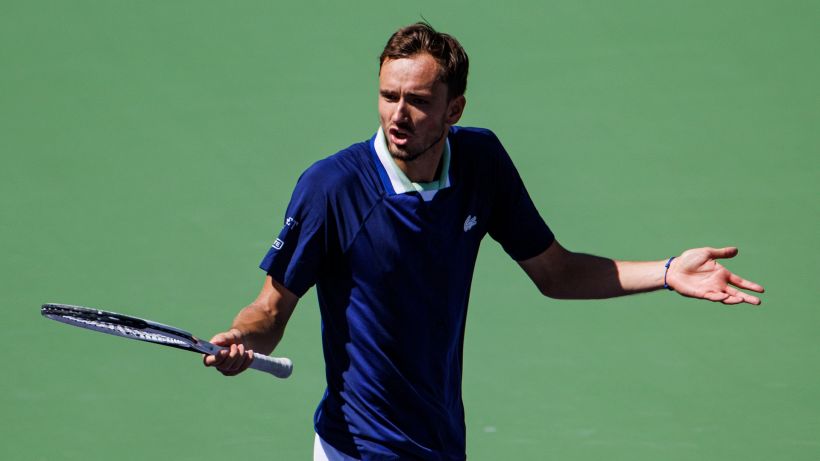 Medvedev rischia l'esclusione da Wimbledon
