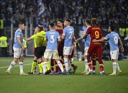 La moviola di Roma-Lazio, polemiche sul rigore negato ai biancocelesti