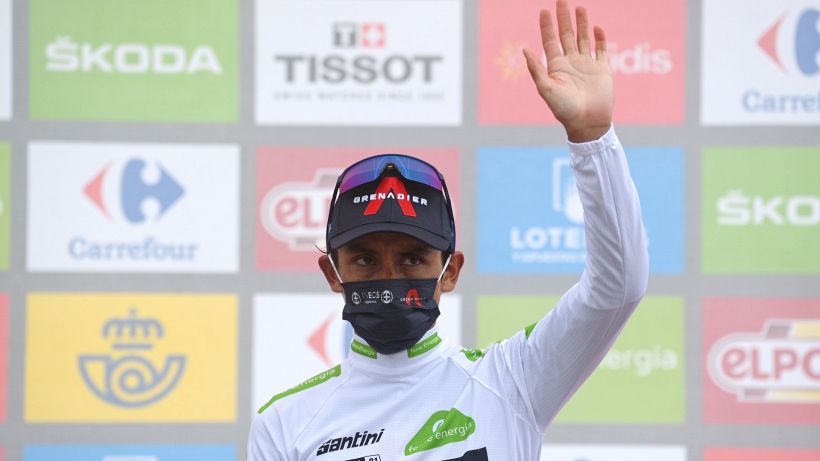 Egan Bernal torna a pedalare in strada