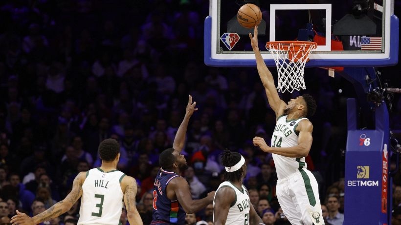 NBA: Giannis decisivo per Bucks a Philadelphia. Lakers sempre più giù