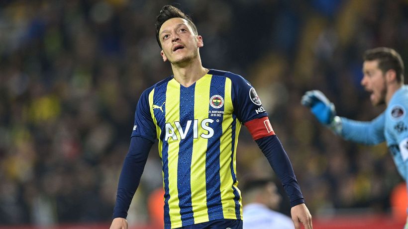 Fenerbache, Özil: "Non conosco i motivi della sospensione"