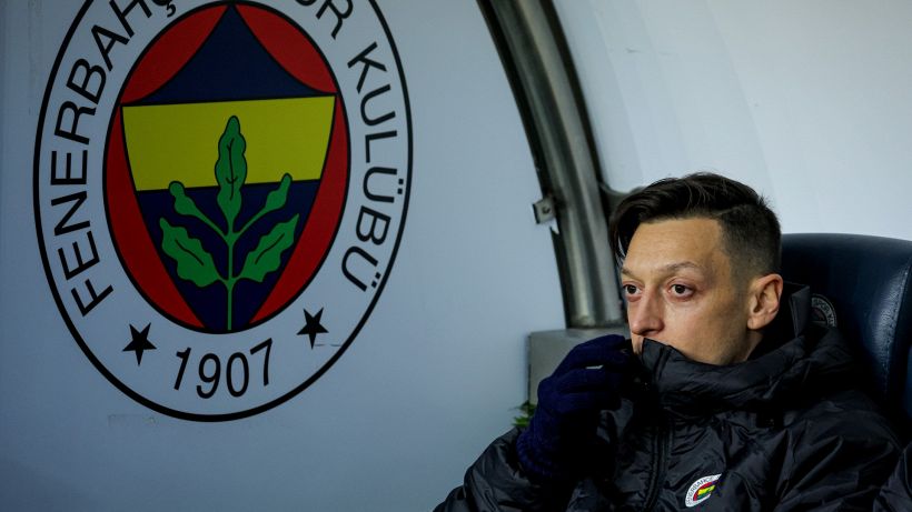 Fenerbahce: "Mesut Özil e Ozan Tufan esclusi dalla prima squadra"
