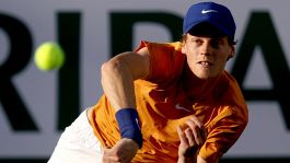 Indian Wells, Sinner soffre e batte Bonzi: è agli ottavi