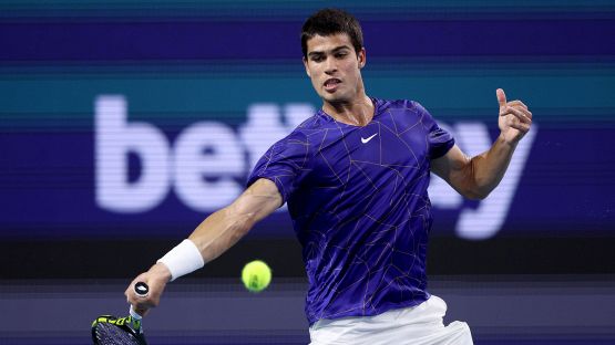 Masters 1000 Miami, Alcaraz in semifinale: gran rimonta su Kecmanovic