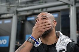 Inter, Adriano: ovazione a San Siro, l'Imperatore si commuove. Le foto