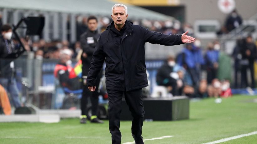 Roma, Mourinho: "Spero che il campionato lo vinca l'Inter"