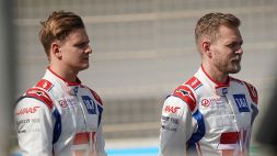 F1, Magnussen si complimenta con Schumacher: "Grandi passi avanti nelle ultime gare"